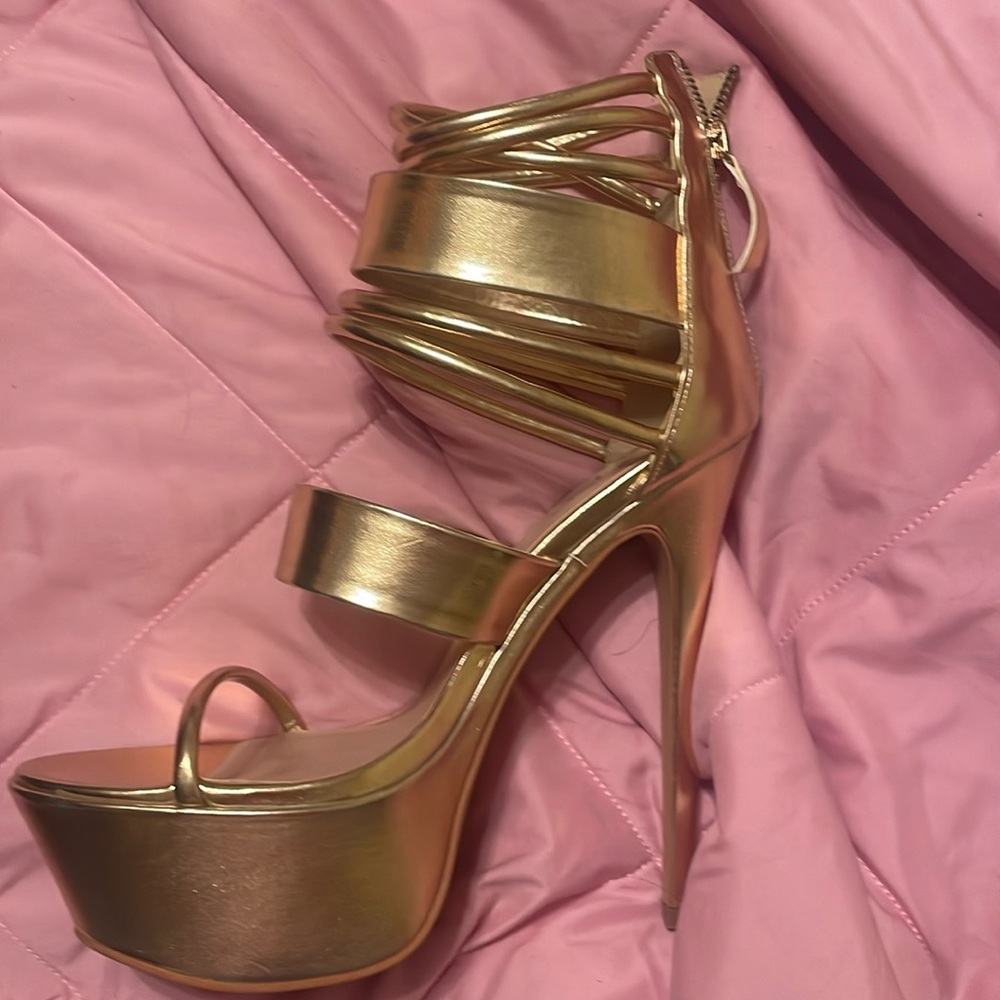 Bebe heels